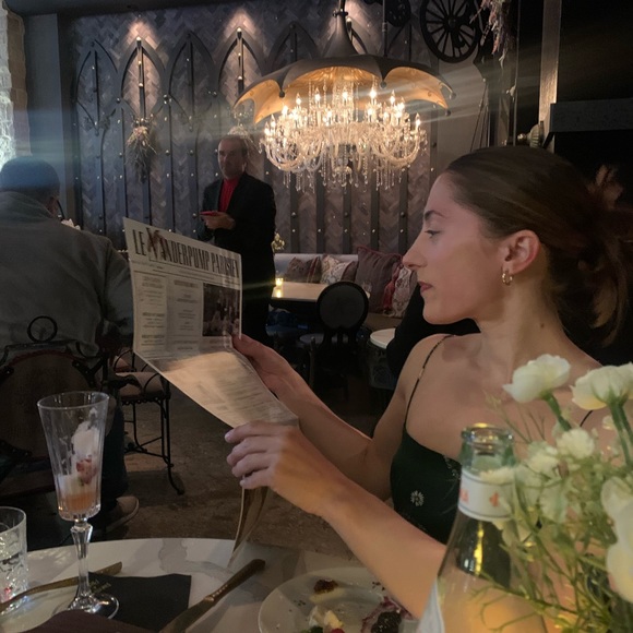 Meet your Posher, Alyssa - Picture 5 of 8